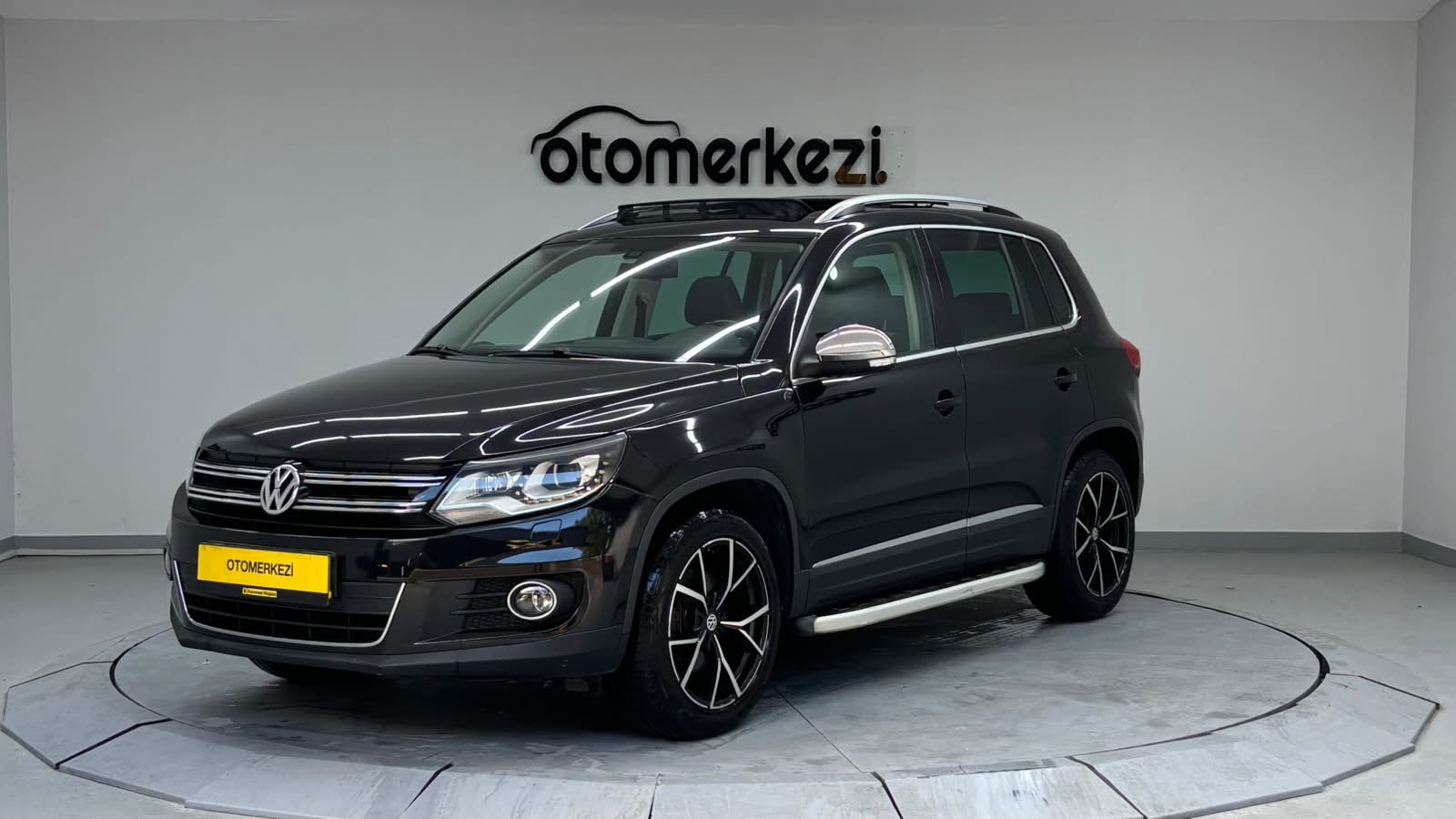 VOLKSWAGEN TIGUAN 1